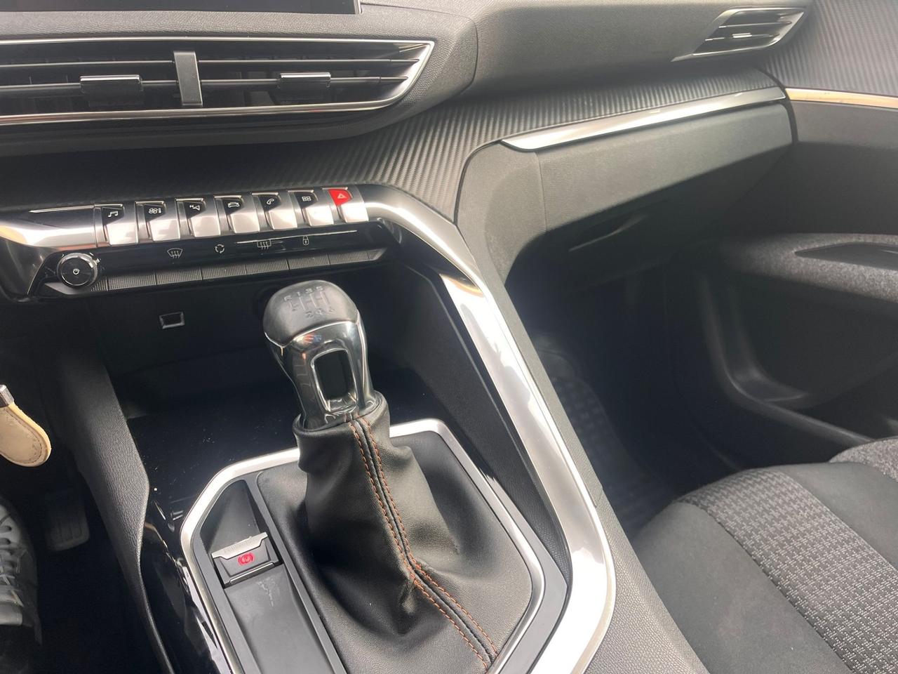 Peugeot 3008 BlueHDi 120 S&S Business