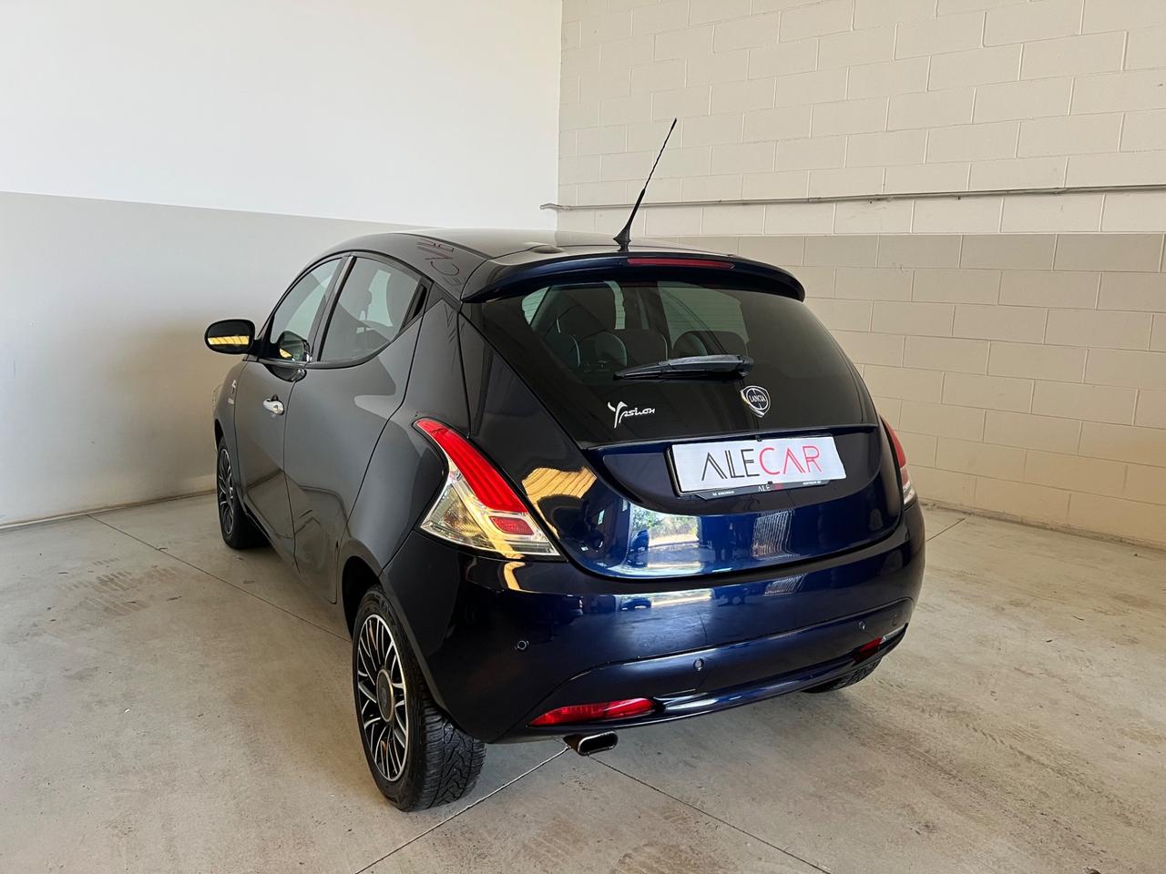 Lancia Ypsilon 1.2 69 CV 5 porte Mya