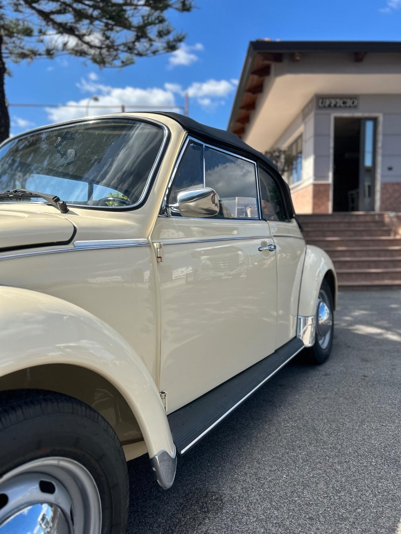 Volkswagen Maggiolino cabrio anni 70