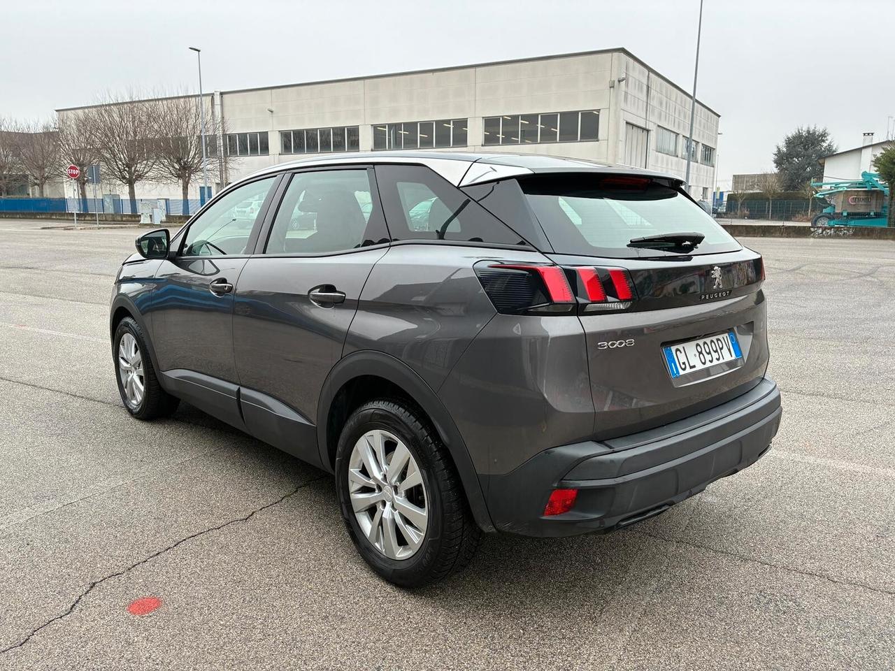 Peugeot 3008 BlueHDi 130 S&S EAT8 Active Pack