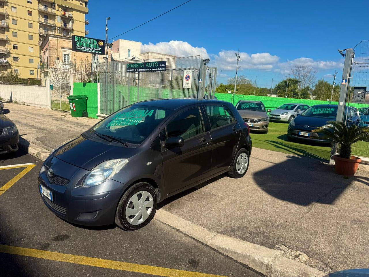 Toyota Yaris 1.0 BENZINA - 5 porte - NEOPATENTATO