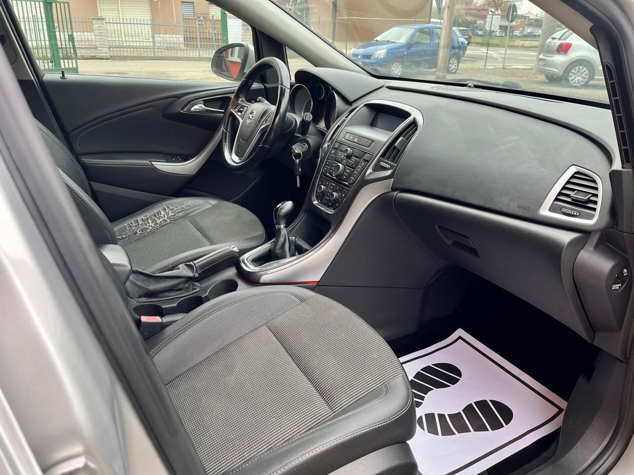 Opel Astra SportsTourer TAGLIANDATA E REVISIONATA