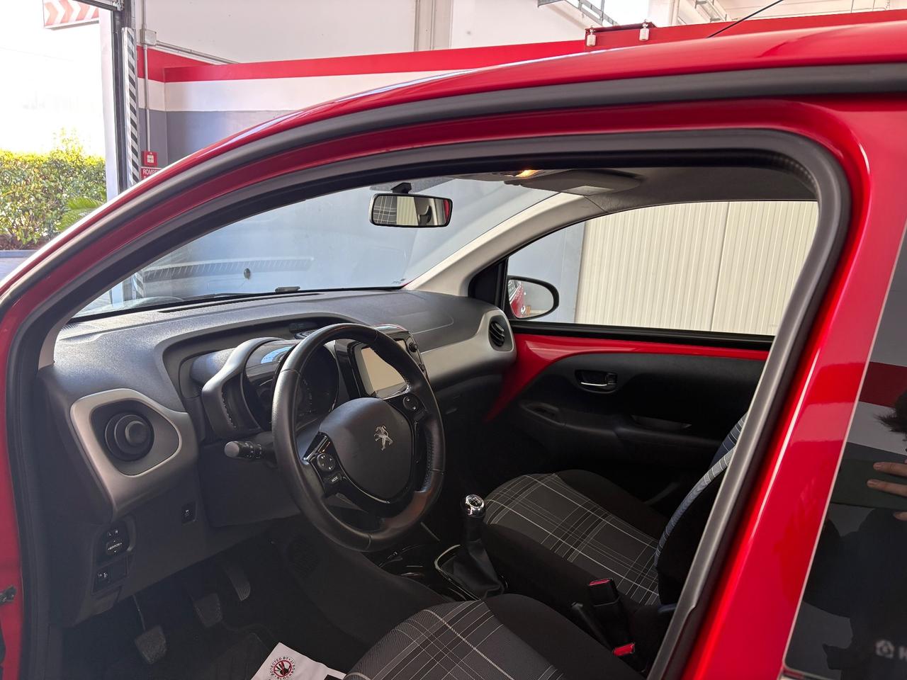 Peugeot 108 VTi 68 5 porte Allure TOP!