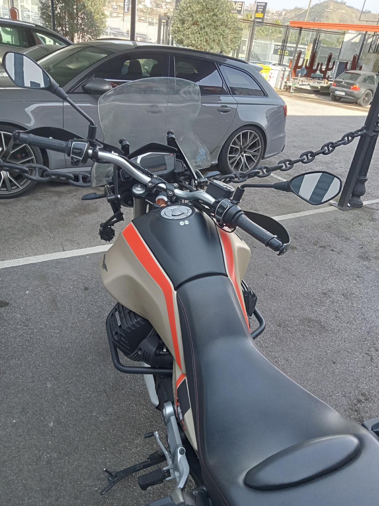 Moto Guzzi V85 TT - 2020