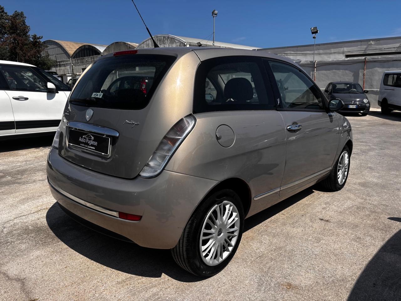 Lancia Ypsilon 1.3 MJT 90 CV Platino