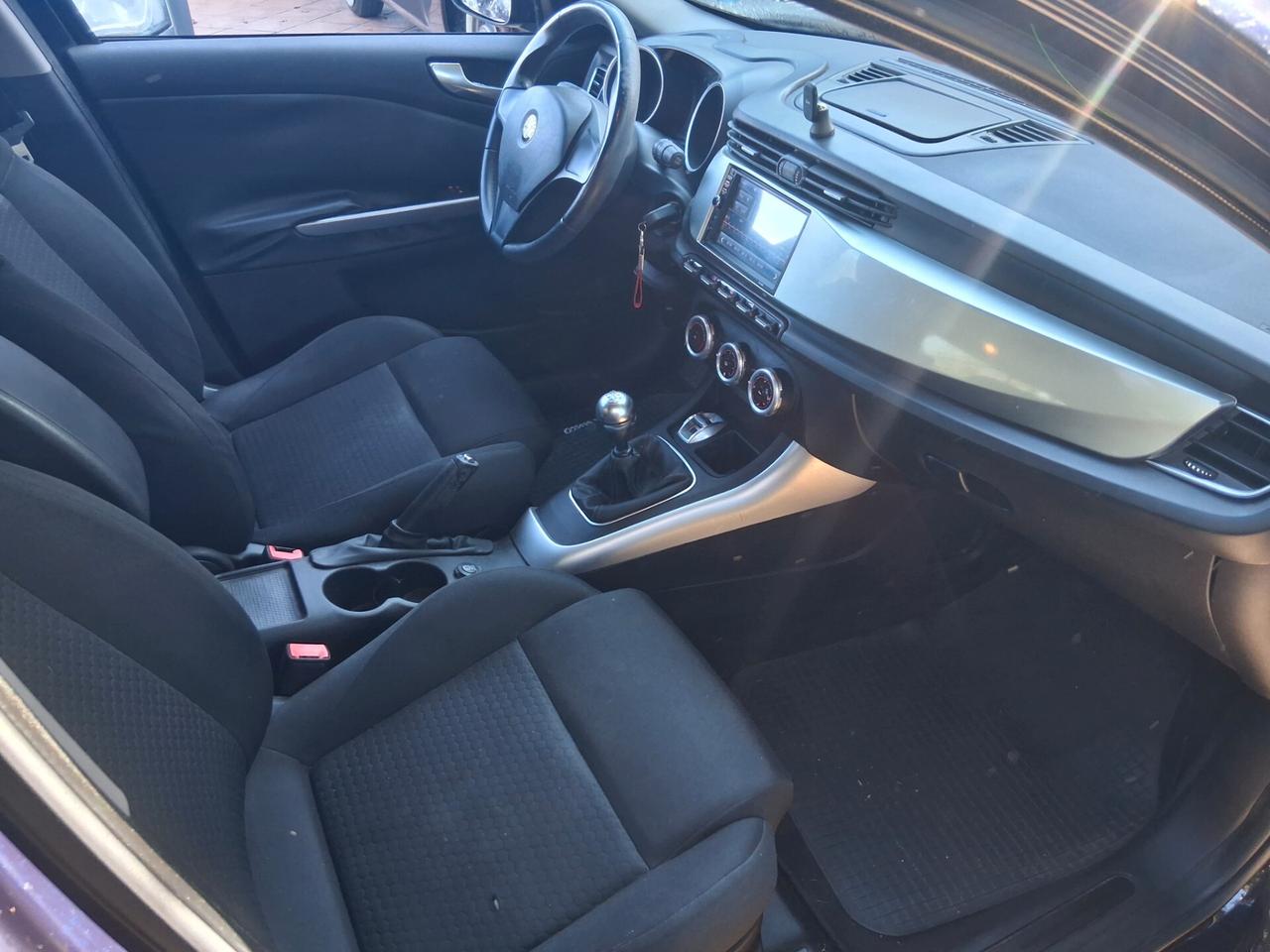 Alfa Romeo Giulietta Distictive 1.6