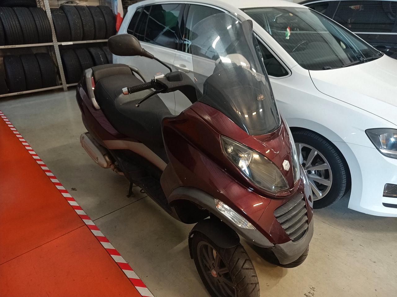 Piaggio MP3 125 Sport