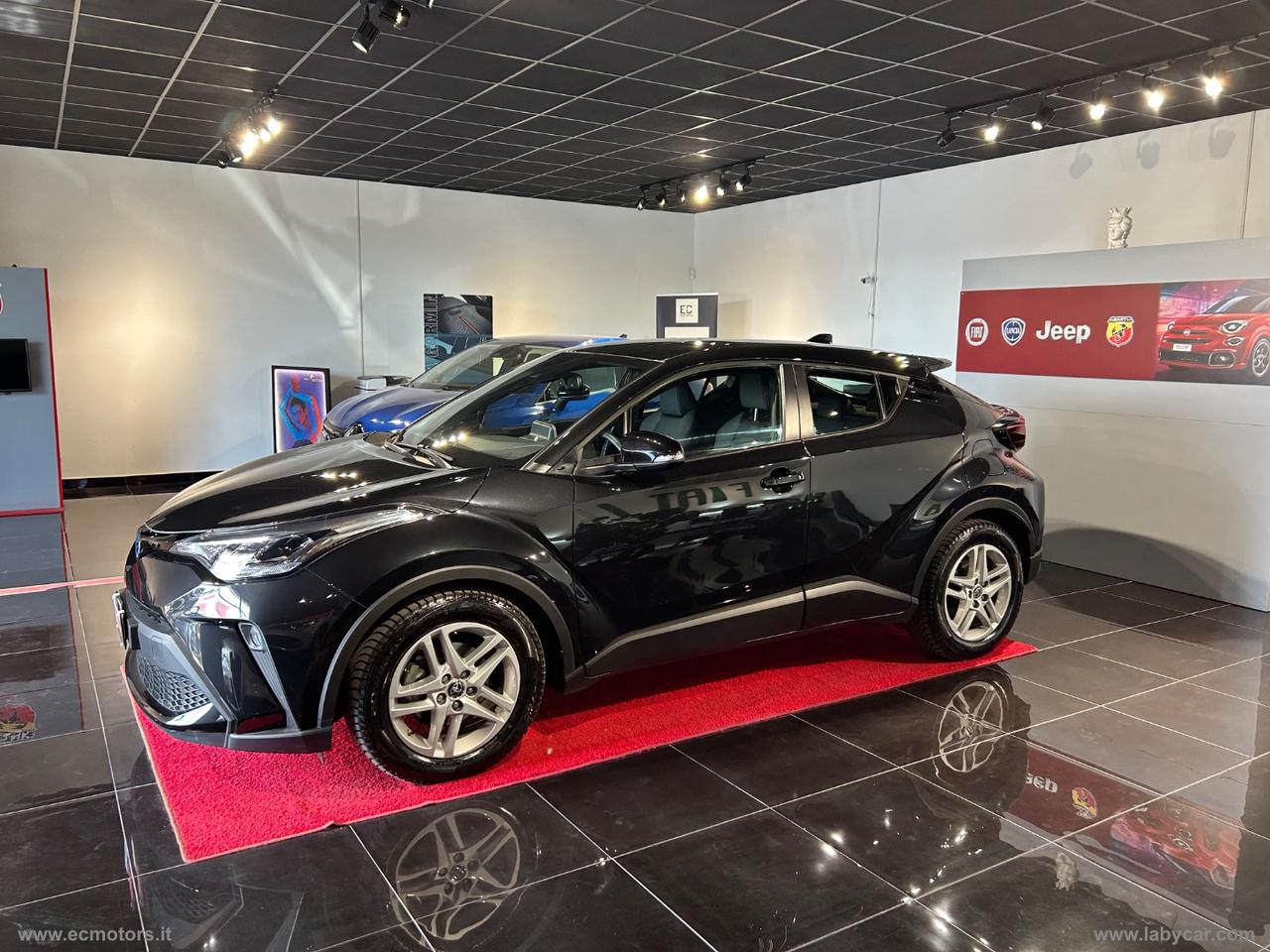 TOYOTA C-HR 1.8 Hybrid E-CVT Business