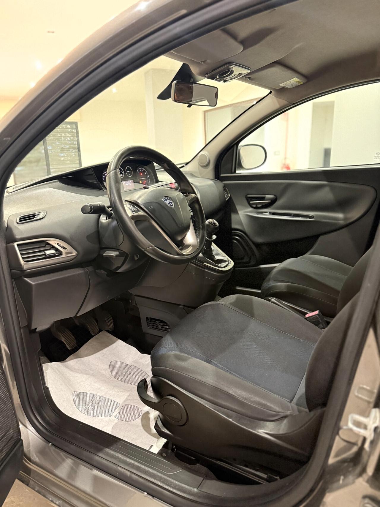 Lancia Ypsilon 1.2 69 CV 5 porte Elle