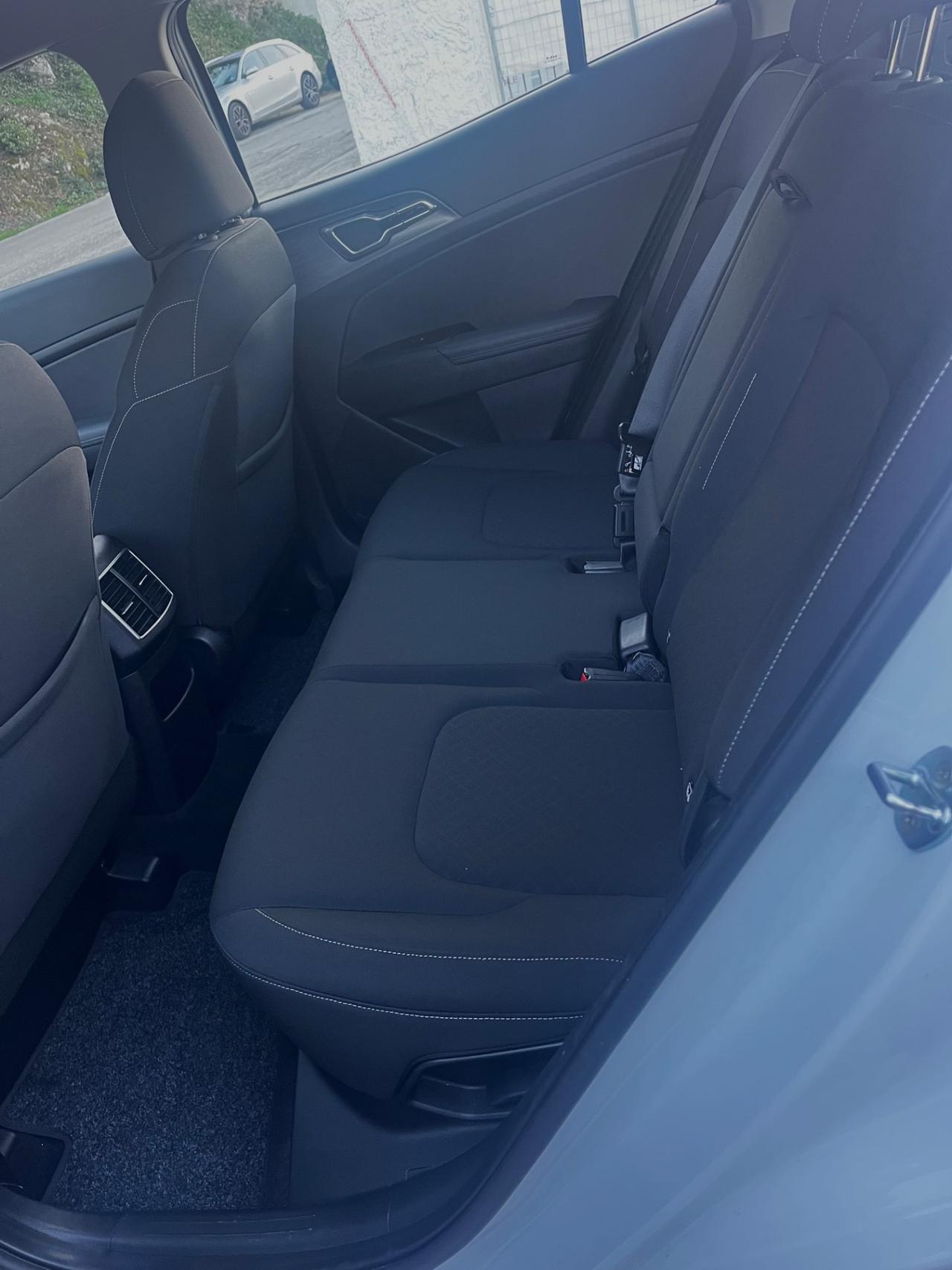 Kia Sportage 1.6 CRDi MHEV DCT Business