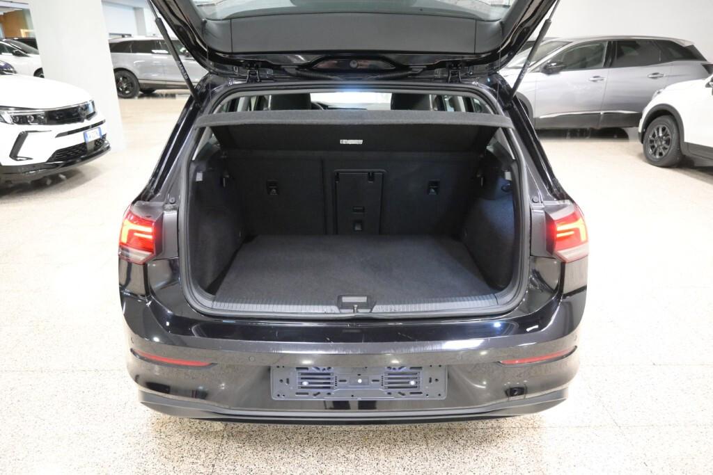 VOLKSWAGEN GOLF 8 EVO LIFE 1.0 TSI (110 CV)