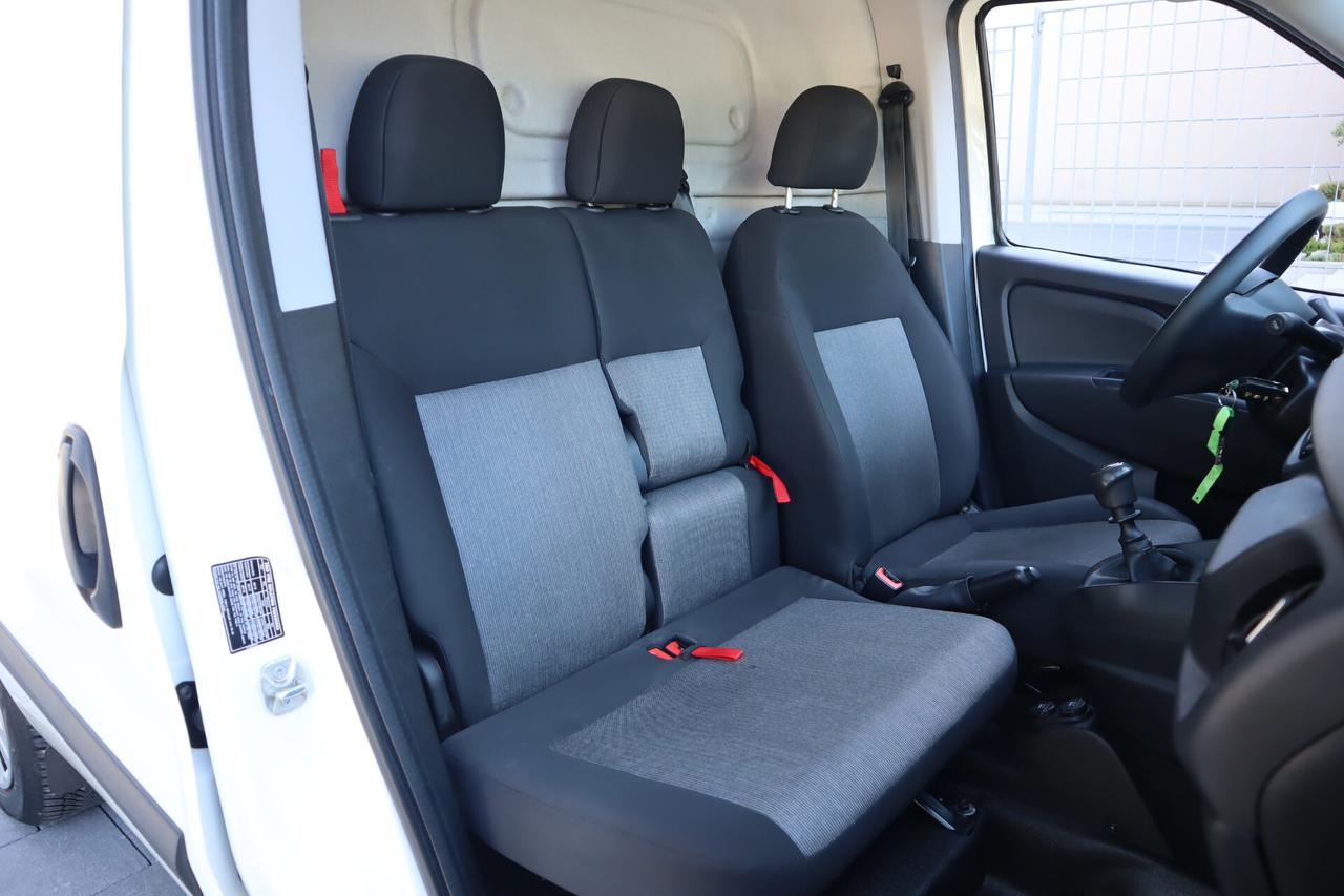 DOBLO 1.6 JTDM 105 CV 3 POSTI GANCIO DI TRAINO CAMERA