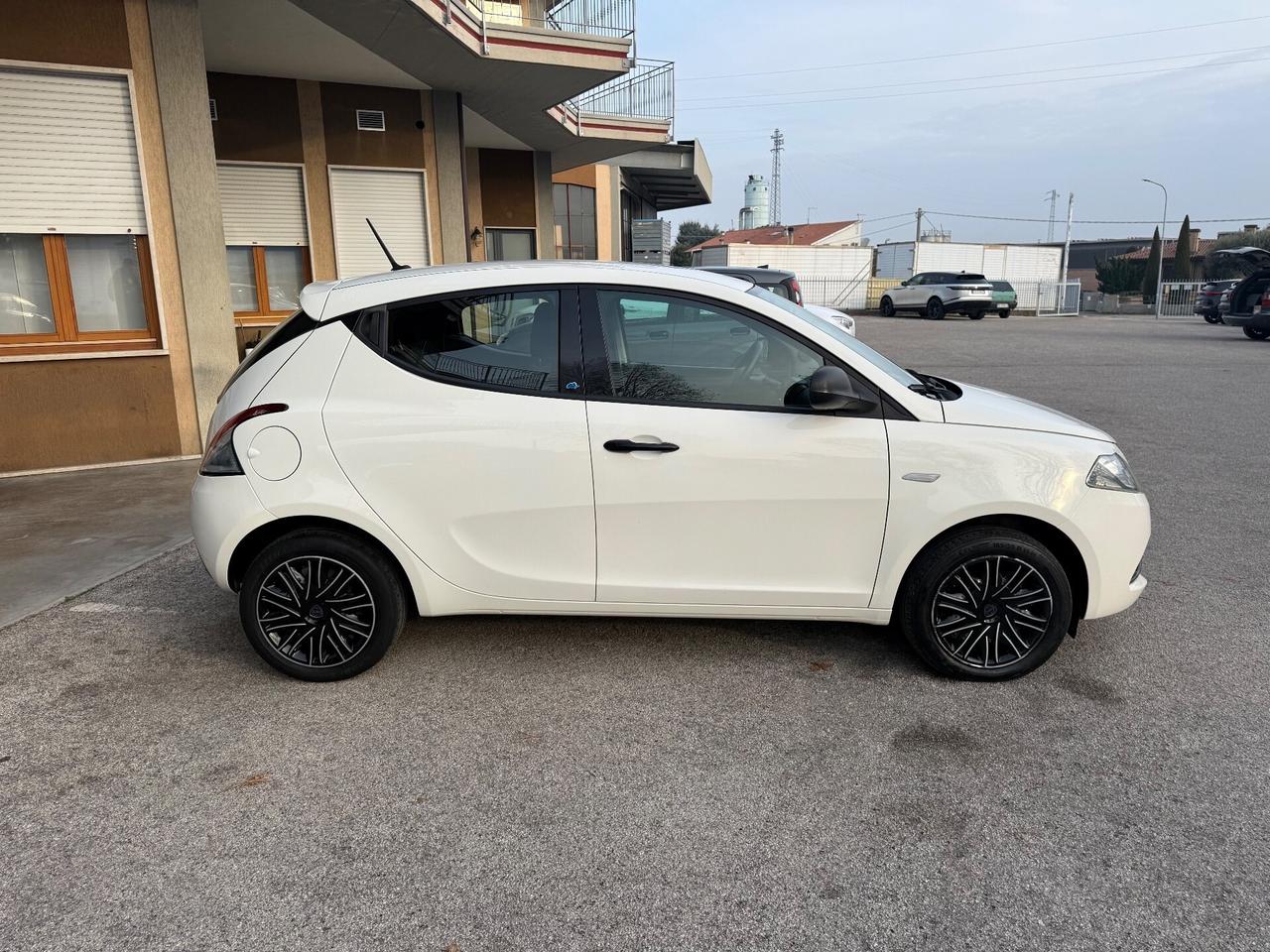 Lancia Ypsilon 1.2 69 CV 5 porte GPL Ecochic Elefa