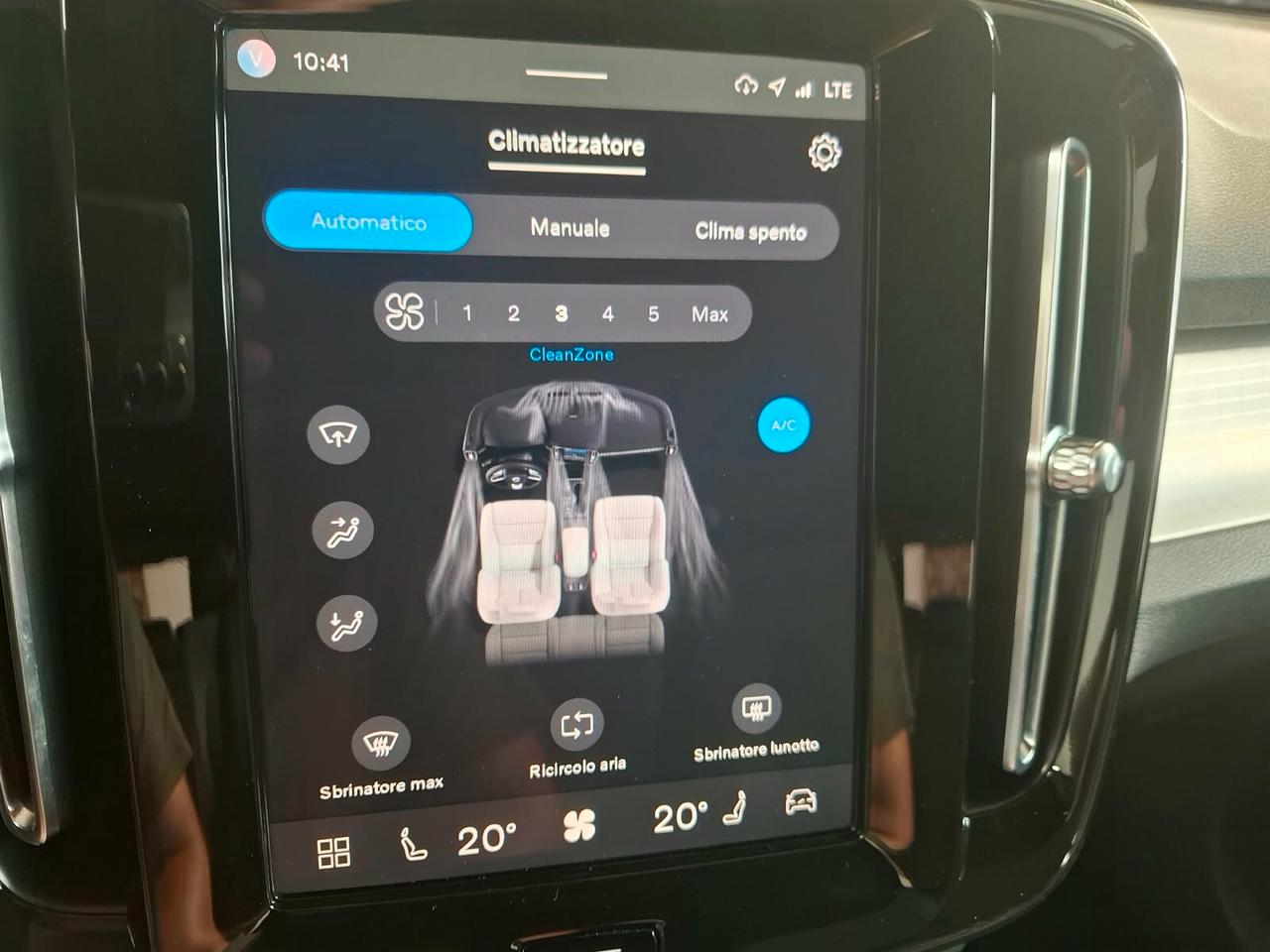 Volvo XC40 B3 automatico Ultimate Bright