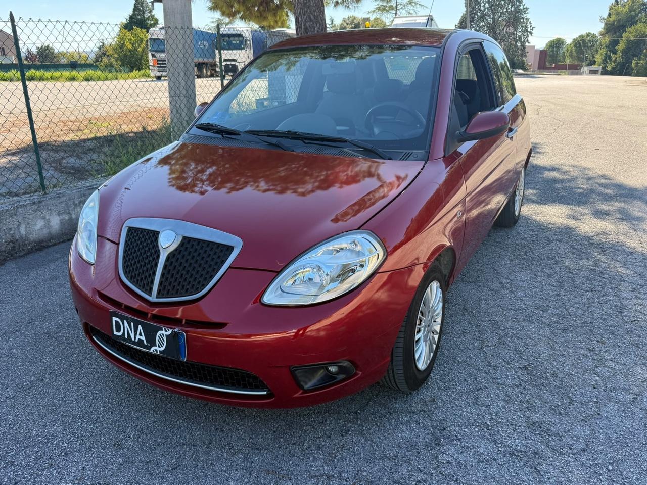 Lancia Ypsilon 1.2 Benzina Neopatentati uniproprietà