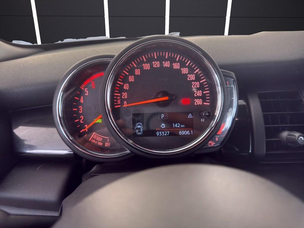 Mini Cooper D 1.5 D Cooper D Boost Auto