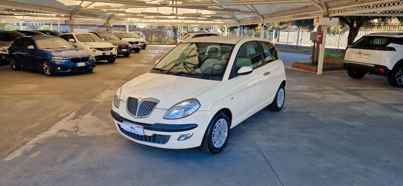 Lancia Ypsilon 1.2 Oro Plus