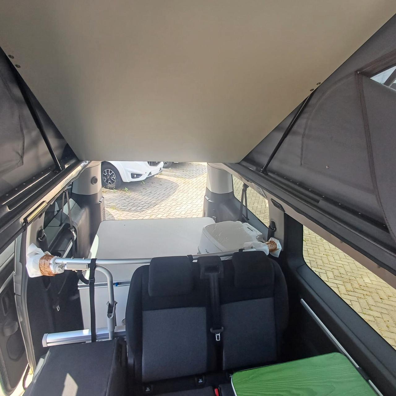 TRAVELLER VAN