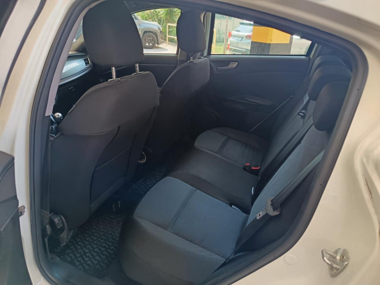 Alfa Giulietta 1.6 JTDm-2 105 CV ok neo patente