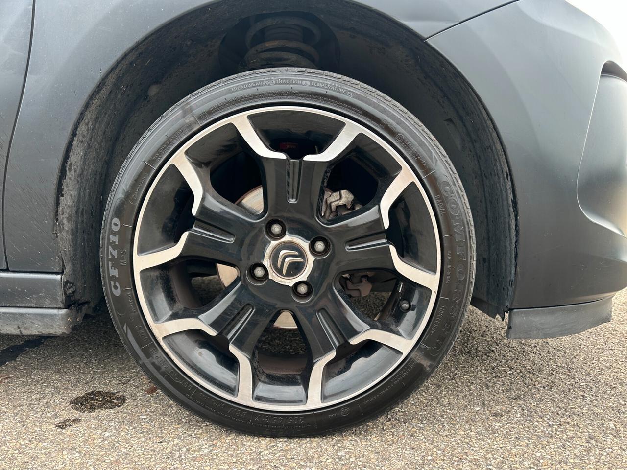 Ds DS3 3 1.4 VTi 95 GPL airdream Just Black