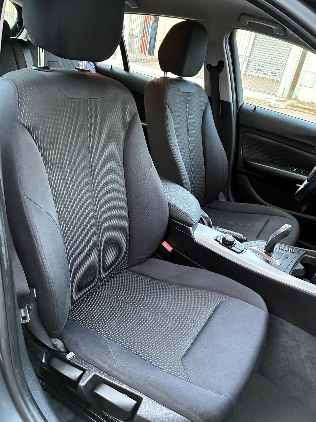 Bmw 118 118d 5p. Unique