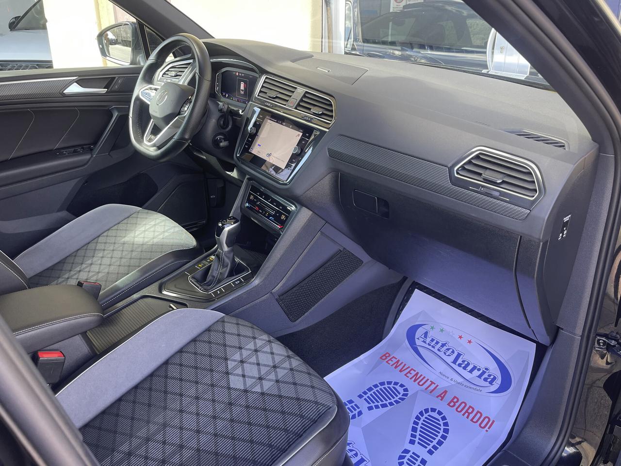Volkswagen Tiguan 2.0 TDI 150 CV SCR DSG R-Line Fari IQ.LIGHT LED MATRIX--Digital Cockpit Pro 10,25", Navi