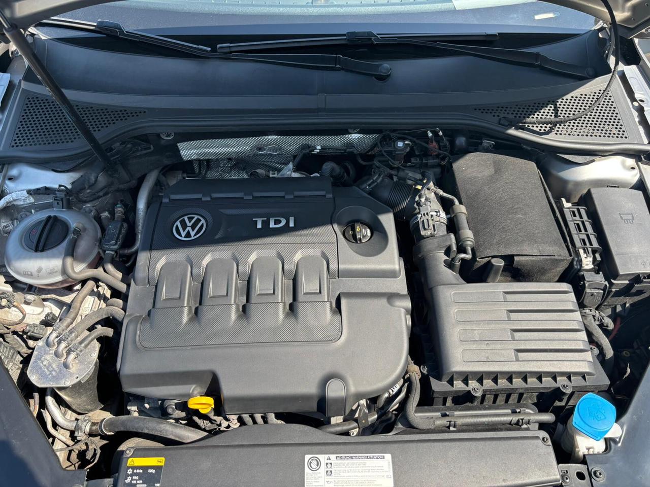 Volkswagen Touran 1.6 TDI 115 CV SCR DSG Business BlueMotion Technology