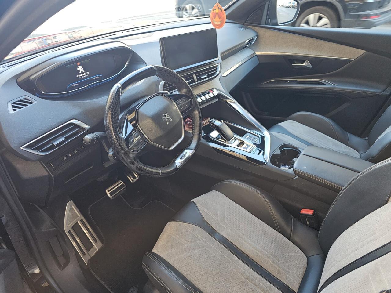 Peugeot 3008 Hybrid4 300 e-EAT8 GT