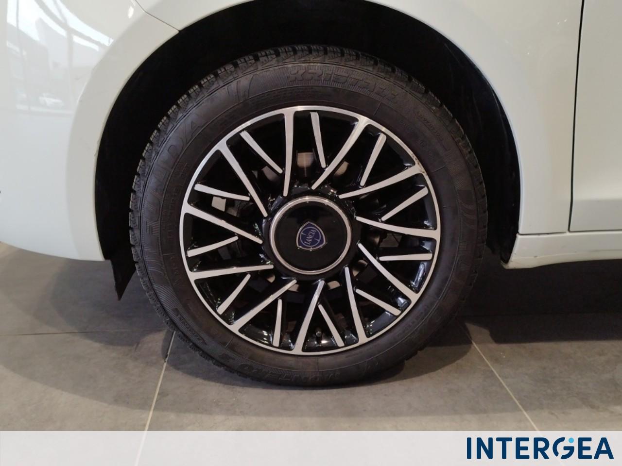 LANCIA Ypsilon 1.0 firefly hybrid Alberta Ferretti s&s 70cv