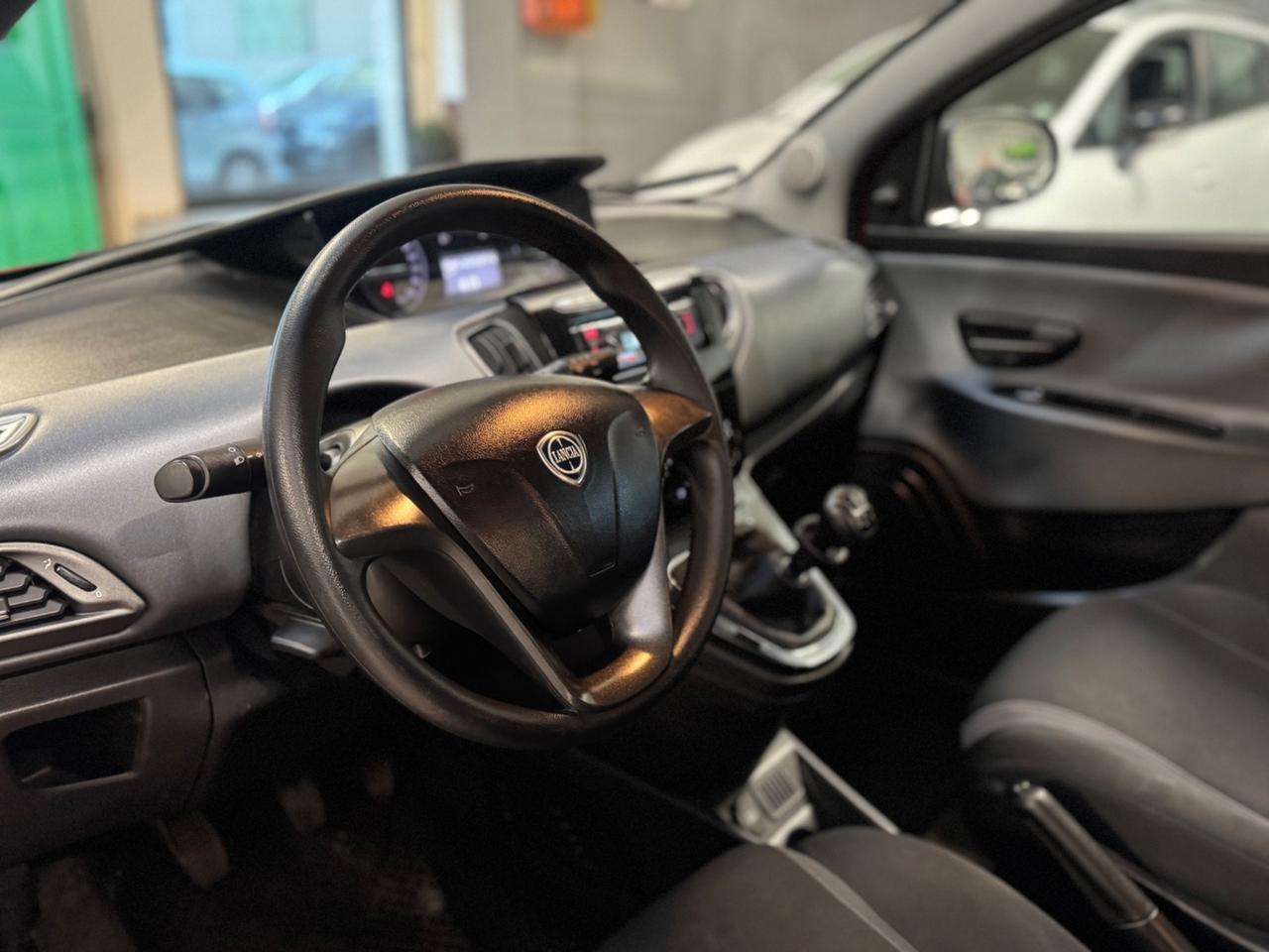 Lancia Ypsilon 1.2 69 CV 5 PREZZO REALE