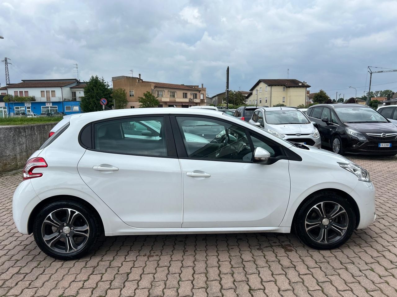 Peugeot 208 1o serie PureTech 82 5P Allure