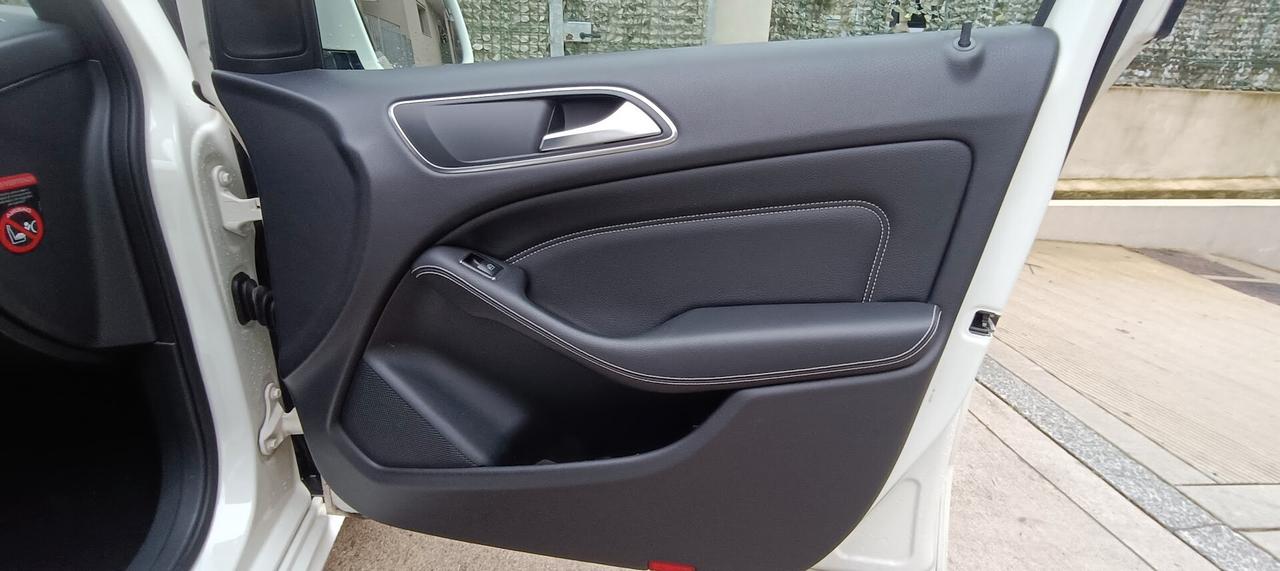 Mercedes-benz B 180 CDI BlueEFFICIENCY Premium