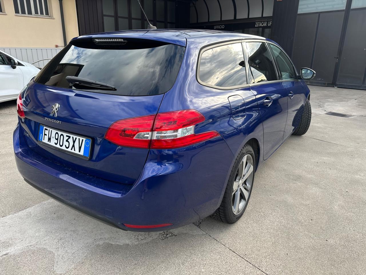 Peugeot 308 BlueHDi 130 S&S SW Allure