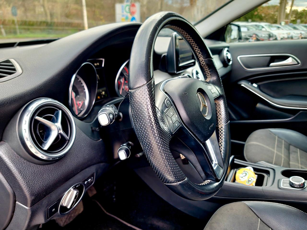 Mercedes-benz GLA 200 GLA 200 CDI Automatic Premium 2015-E6