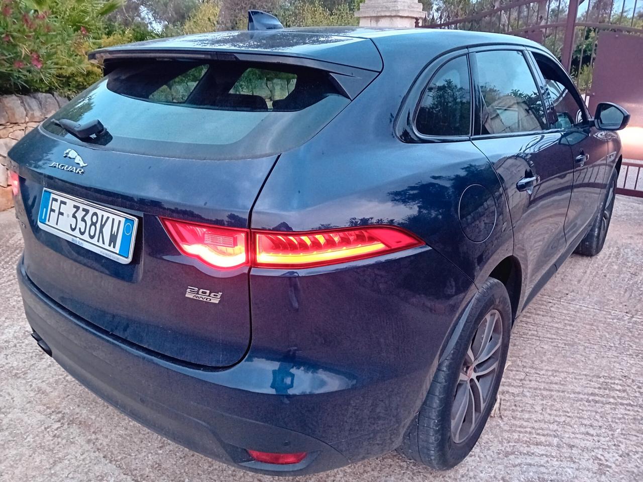 Jaguar F-Pace 2.0 D 180 CV AWD R-Sport