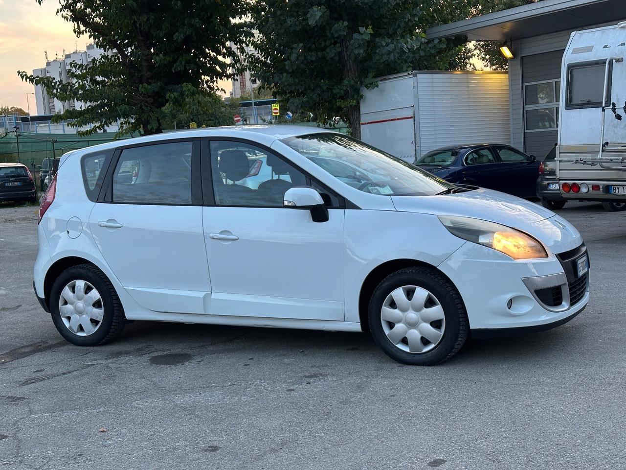 Renault Scenic Scénic X-Mod 1.5 dCi 110CV Luxe