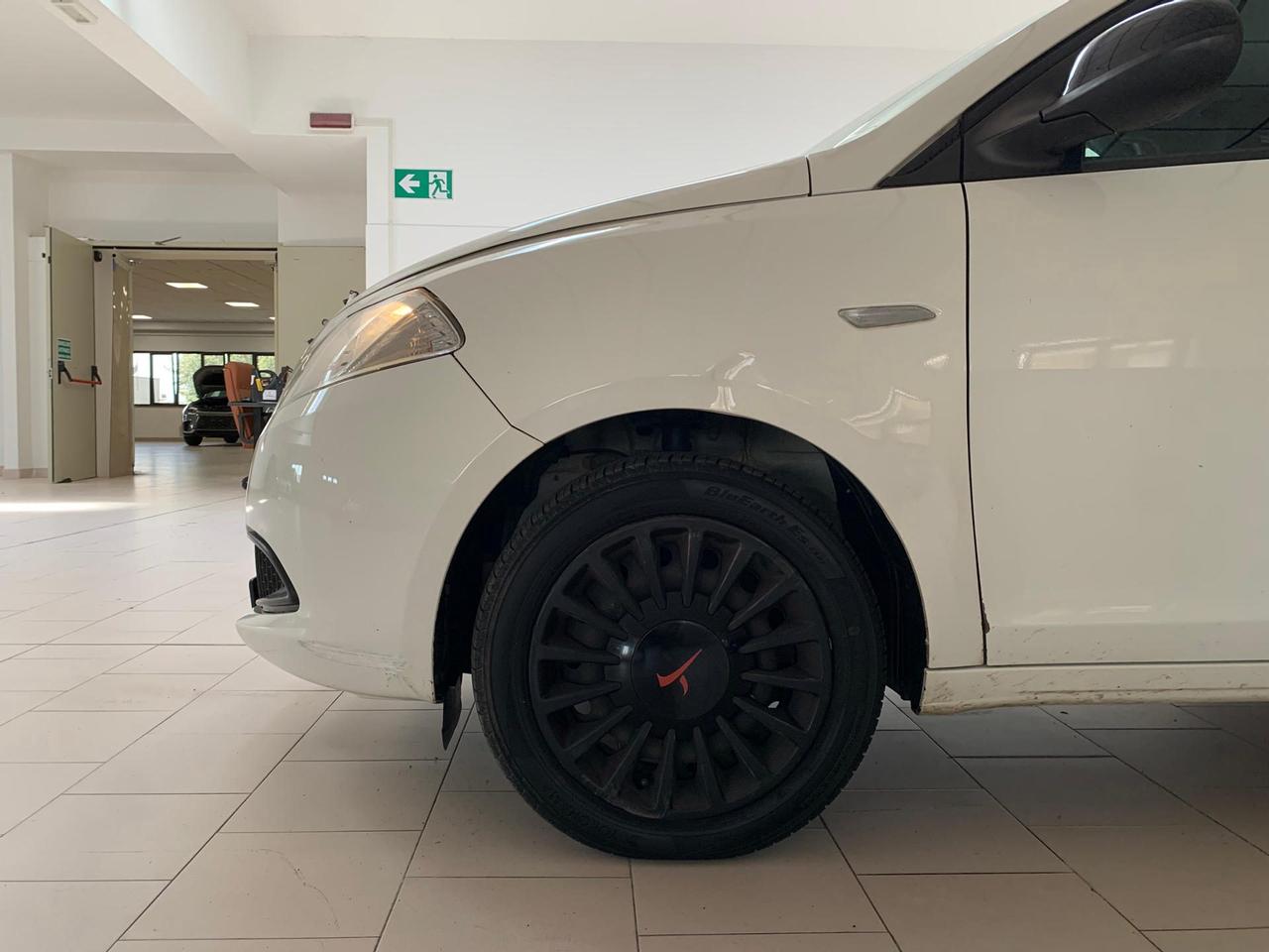 Lancia Ypsilon 1.2 8v Elefantino ecochic Gpl 69cv