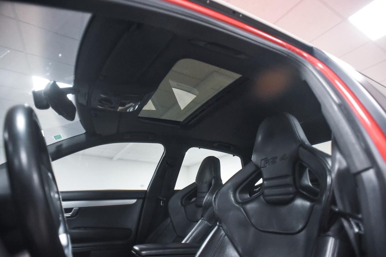 Audi A4 RS 4 4.2 V8 quattro