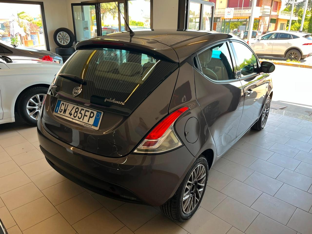 Lancia Ypsilon 1.2 69 CV 5 porte Platinum