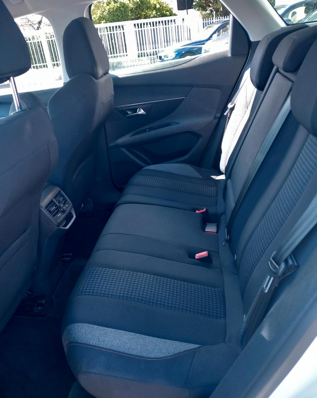 Peugeot 3008 BlueHDi 130 S&S Business