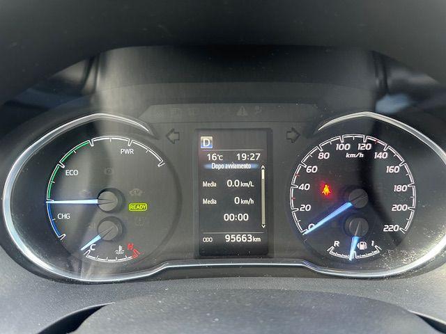 TOYOTA Yaris 1.5 Hybrid 5 porte Business