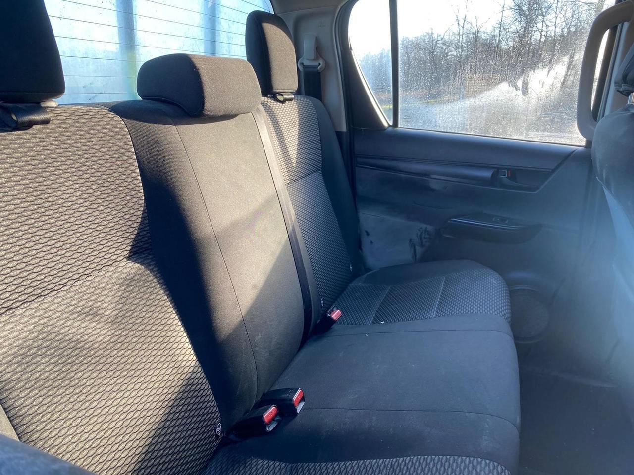 Toyota Hilux 2.4 d-4d 4x2 Hilux my16