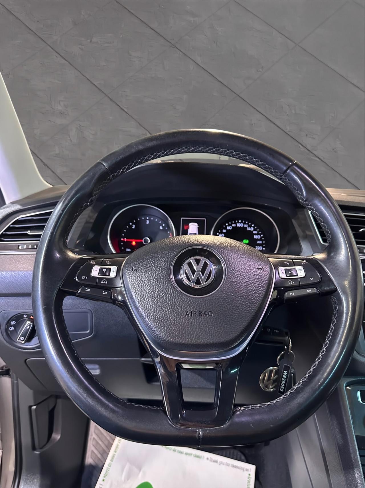 Volkswagen Tiguan 2.0 TDI SCR DSG 4MOTION Business BMT