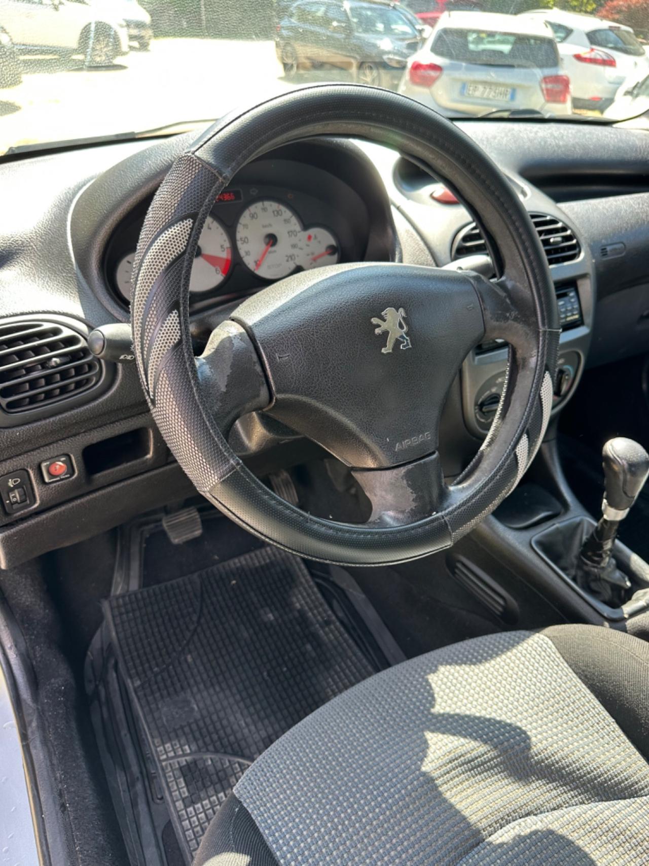 Peugeot 206 1.4 HDi 5p. LEE NEOPATENTATI