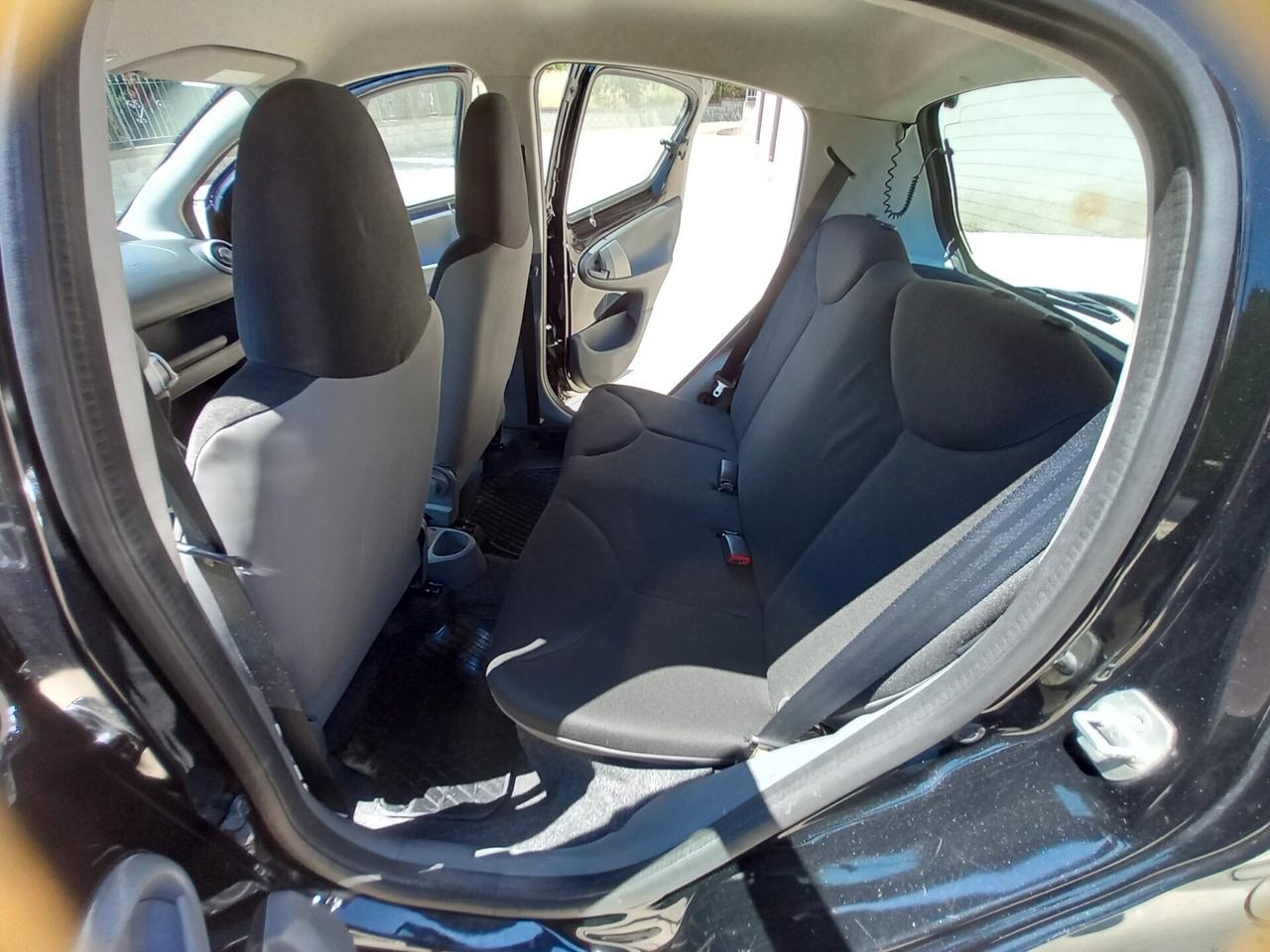 Toyota Aygo 1.0 12V UNICO P. 46000 km !!!!