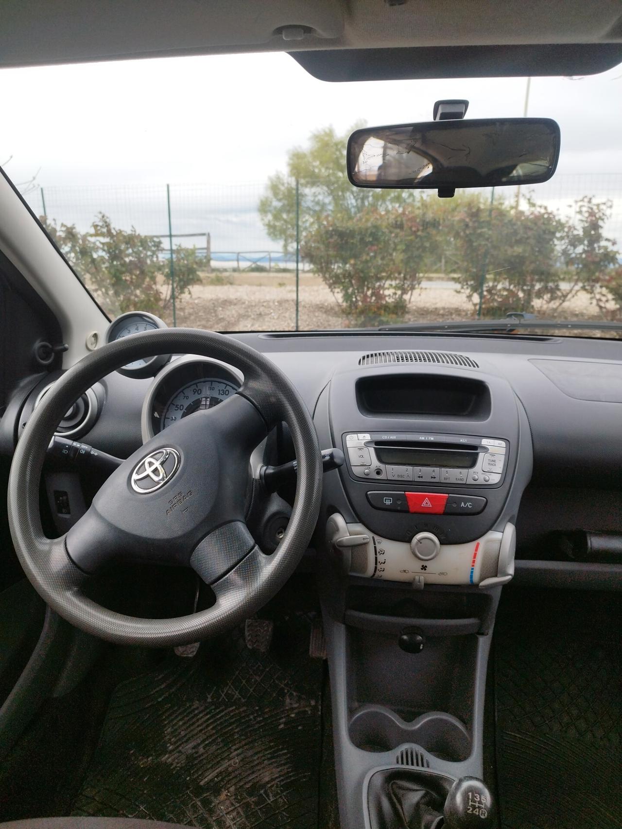 Toyota Aygo 1.0 12V VVT-i 5 porte Sol