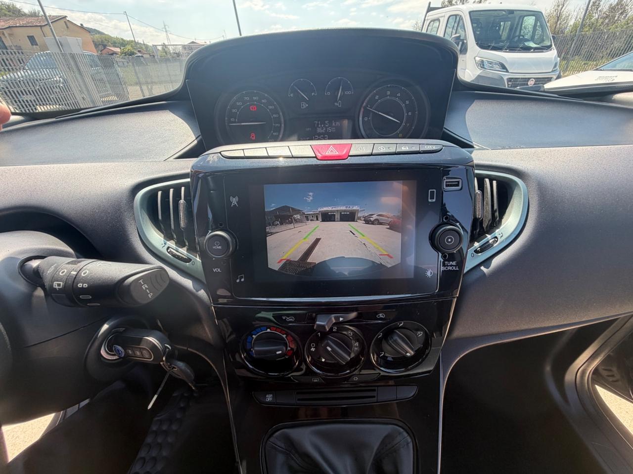 Lancia Ypsilon 1.0 FireFly 5 porte S&S Hybrid Gold