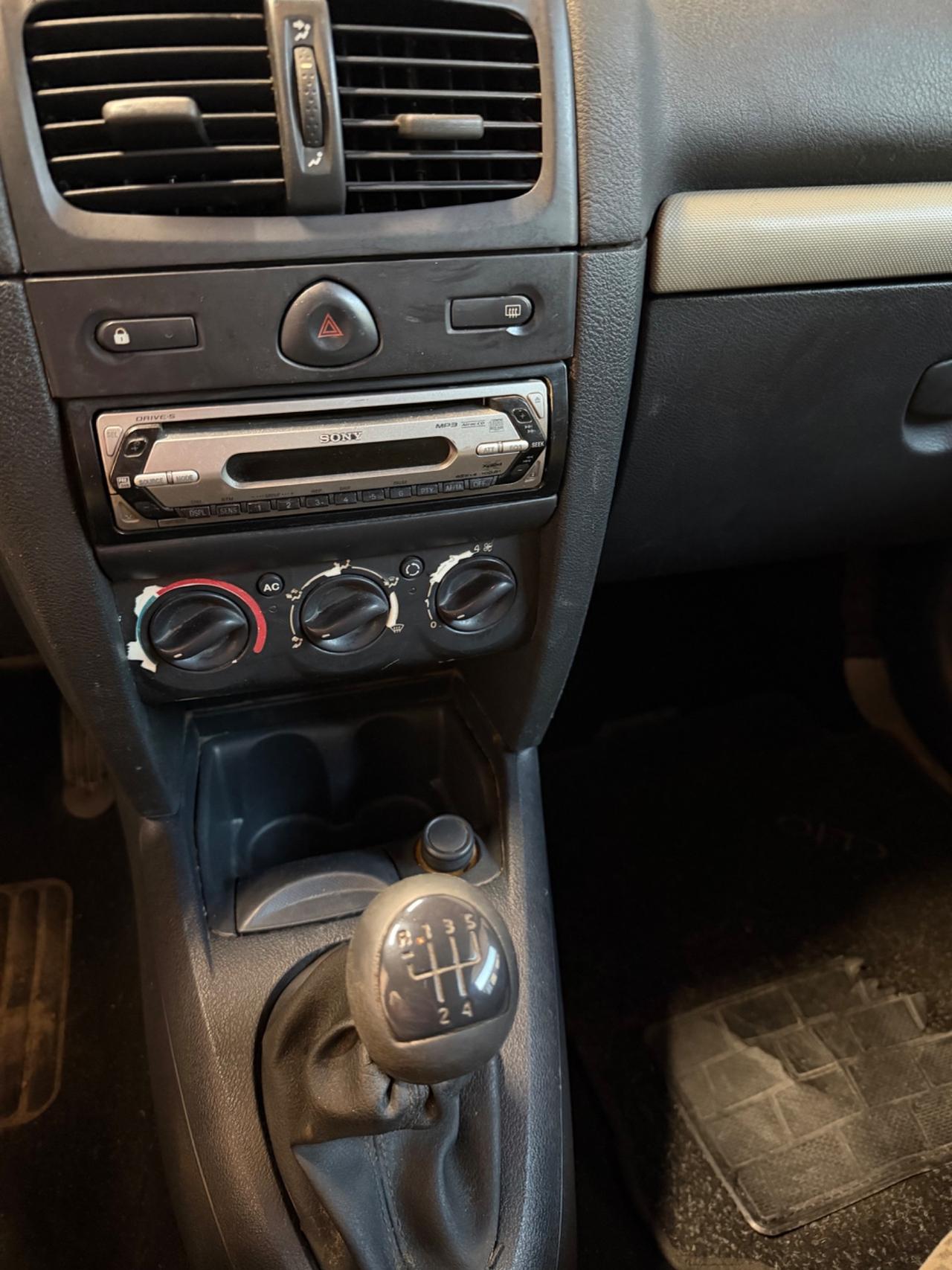 Renault Clio Storia 1.2 16V 3 porte Dynamique
