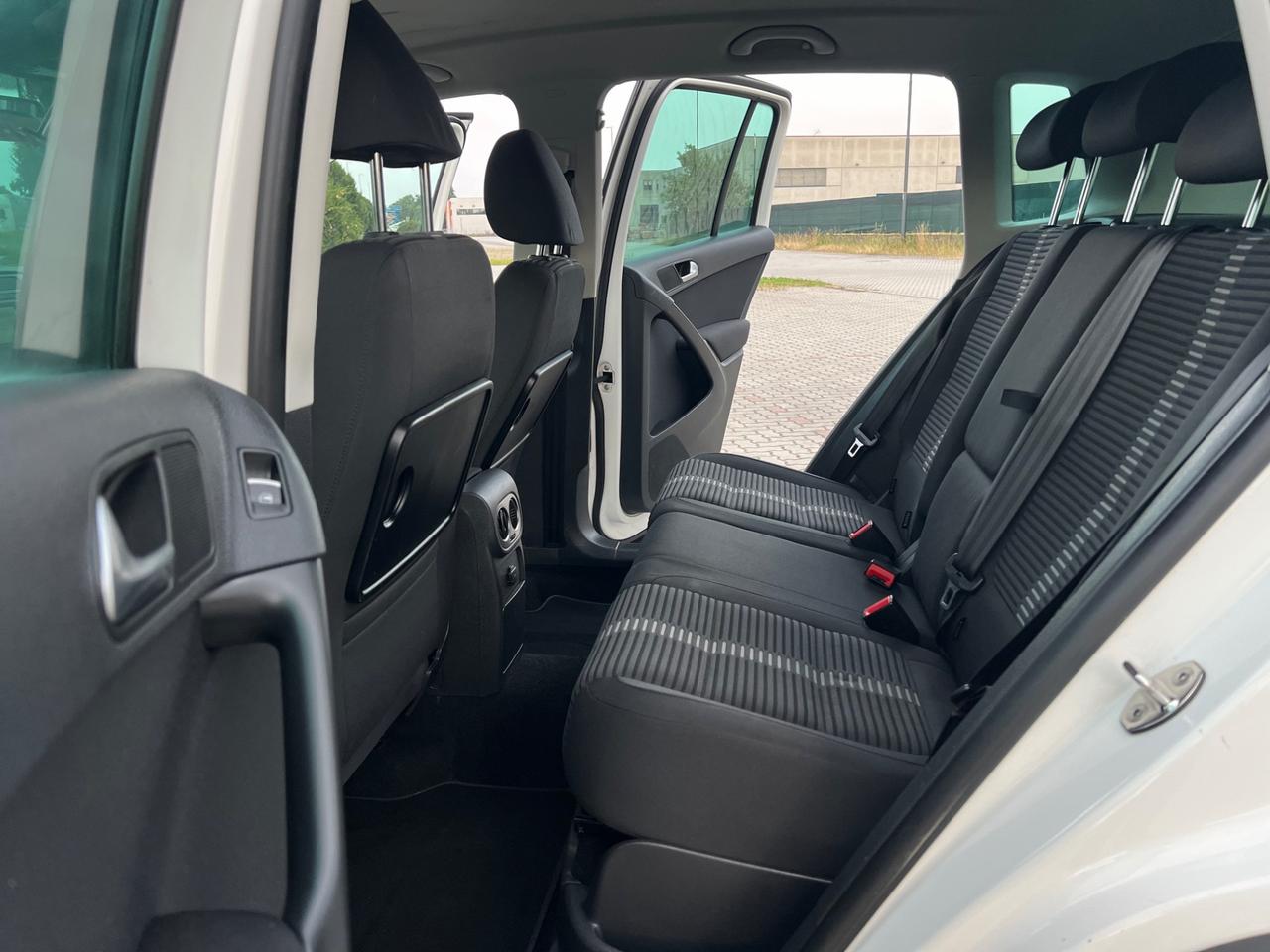 Volkswagen Tiguan 2.0 TDI DPF 4MOTION DSG Sport & Style