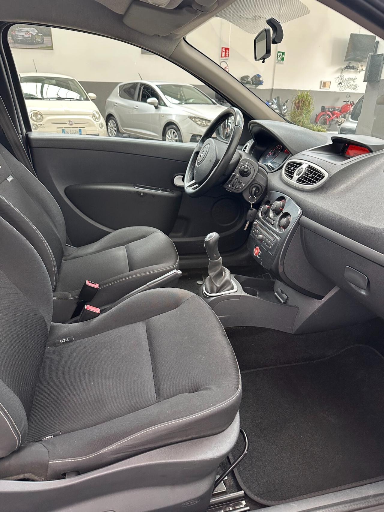 Renault Clio 1.2 Benz, Euro 5A, pari al nuovo e uni propriet